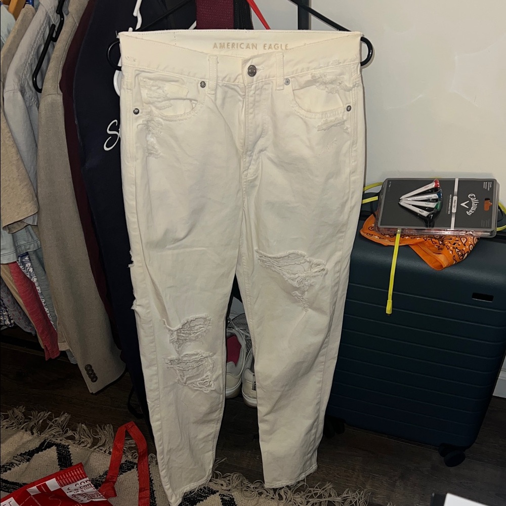 American Eagle Outfitters Women's Distressed Cream Boyfriend Jeans